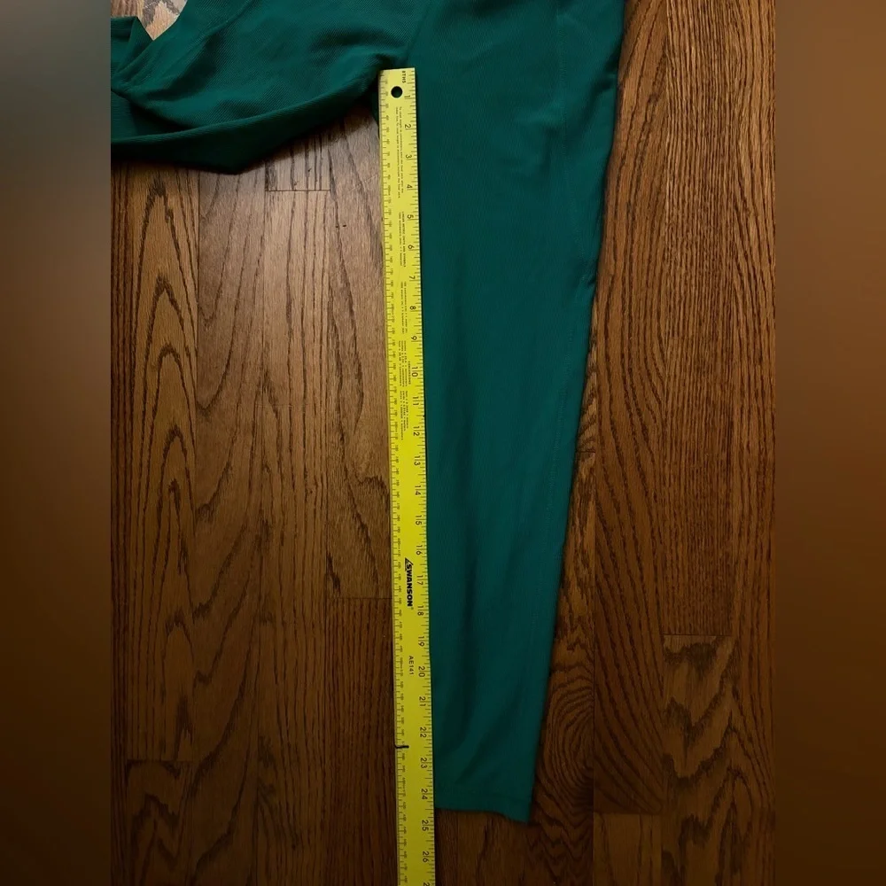 Wilo the Label Green Ribbed High Rise 7/8 Leggings - Picture 7 of 8